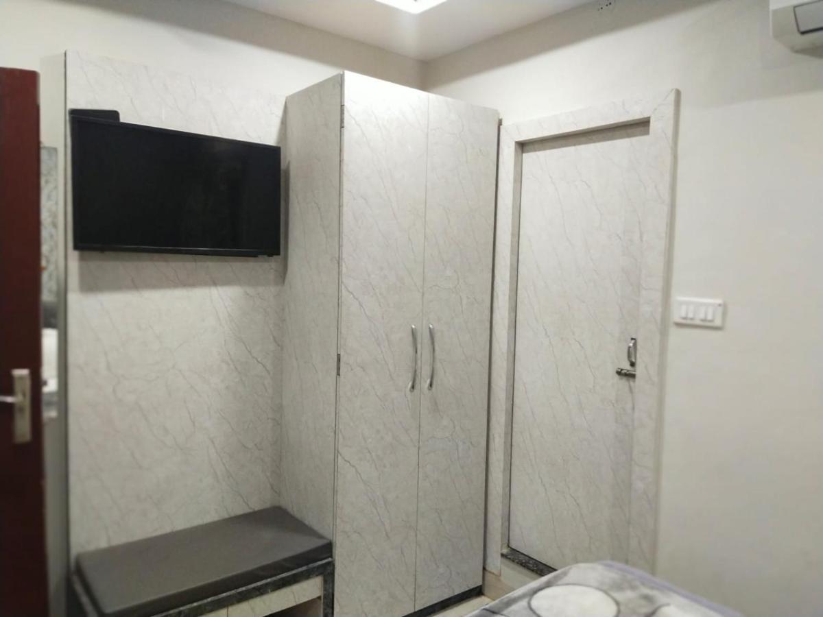 Gateway Kailash Hotel *
