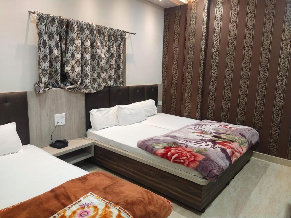 Gateway Kailash Hotel