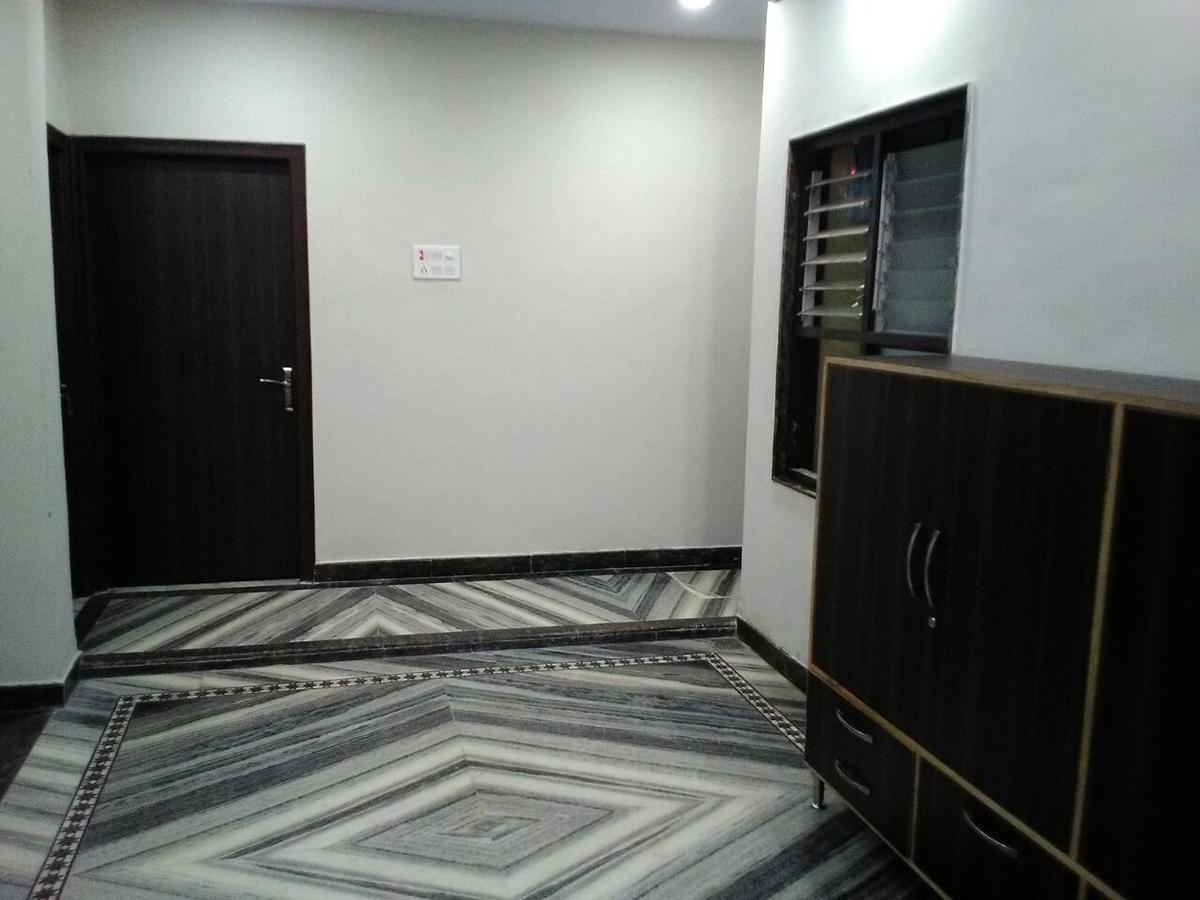 Gateway Kailash Hotel *